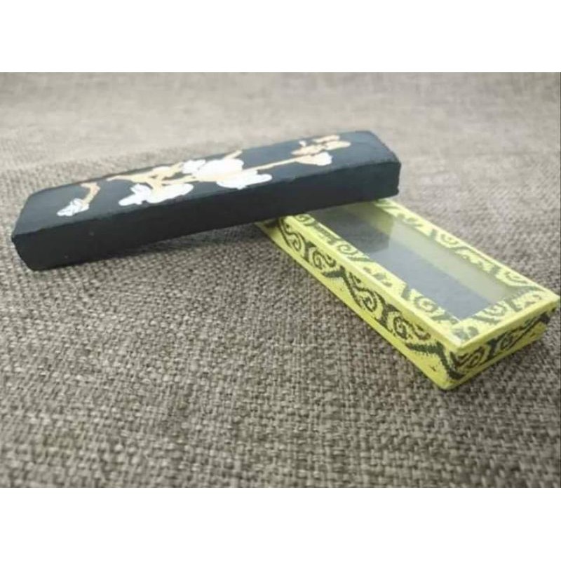 Mực tàu thỏi có hộp đựng loại tốt